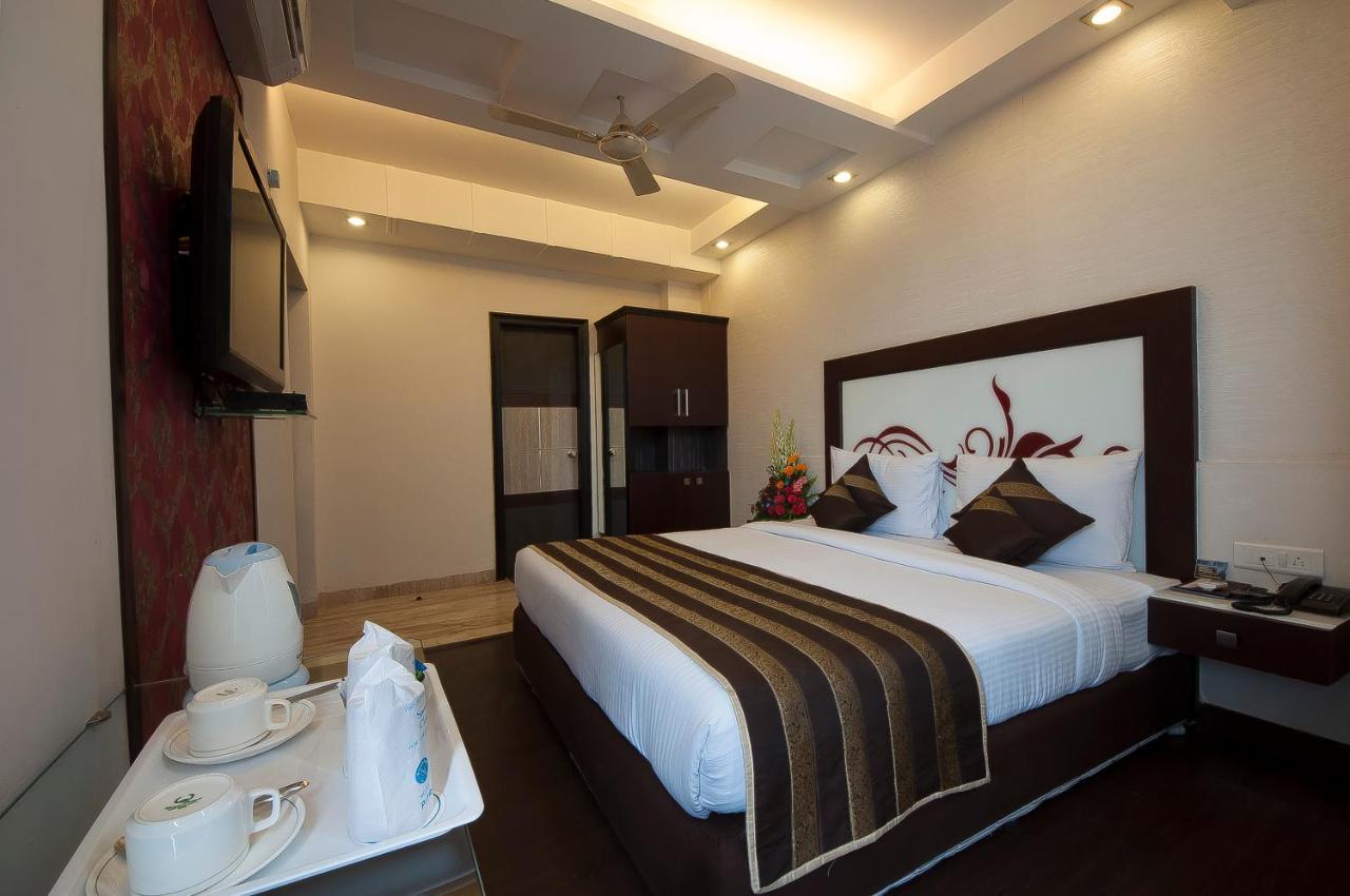 Pitrashish Grand And Premium Hotel Delhi  Exterior photo