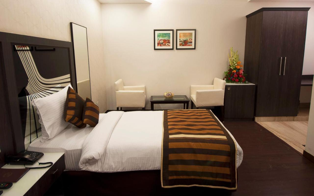 Pitrashish Grand And Premium Hotel Delhi  Exterior photo