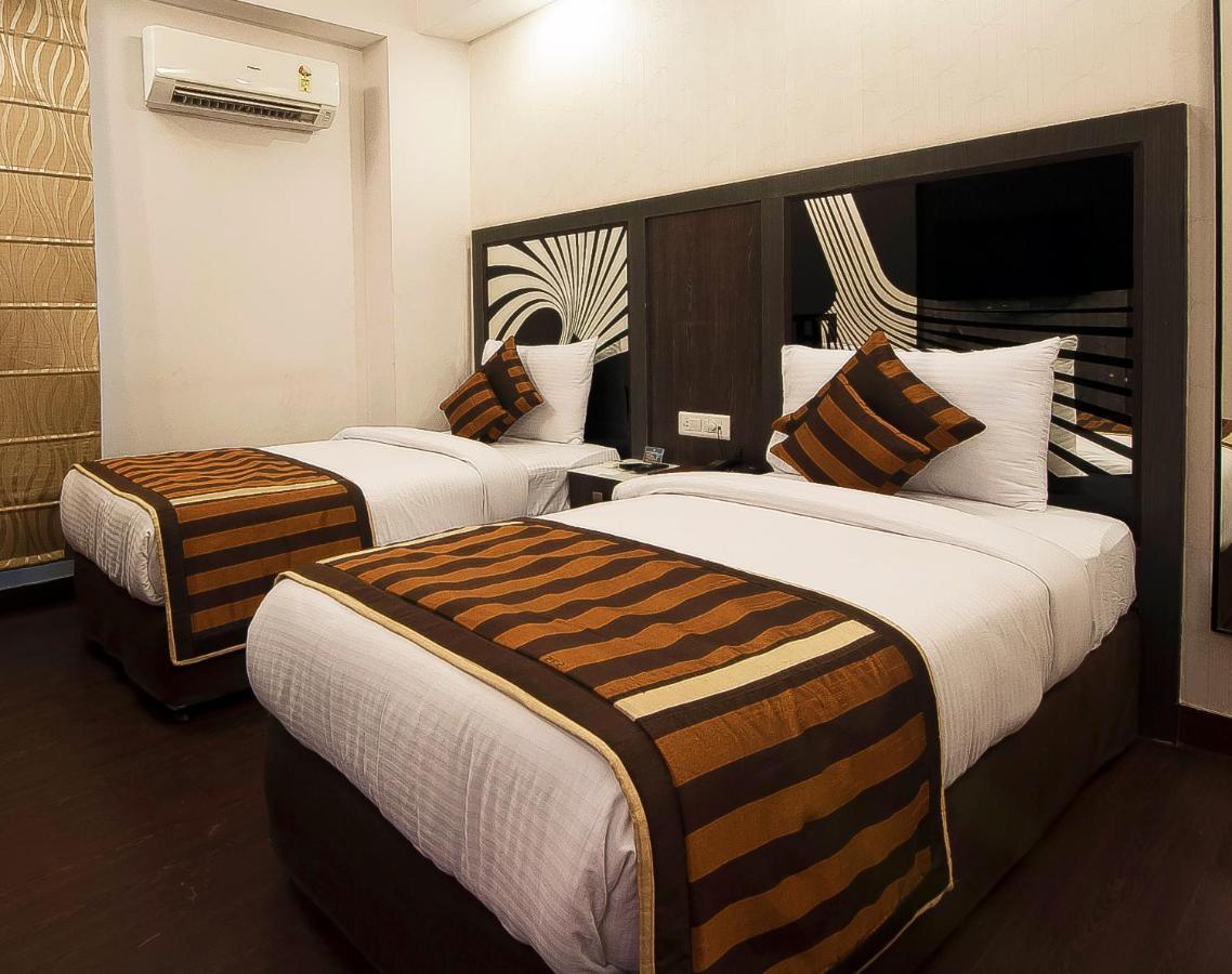 Pitrashish Grand And Premium Hotel Delhi  Exterior photo